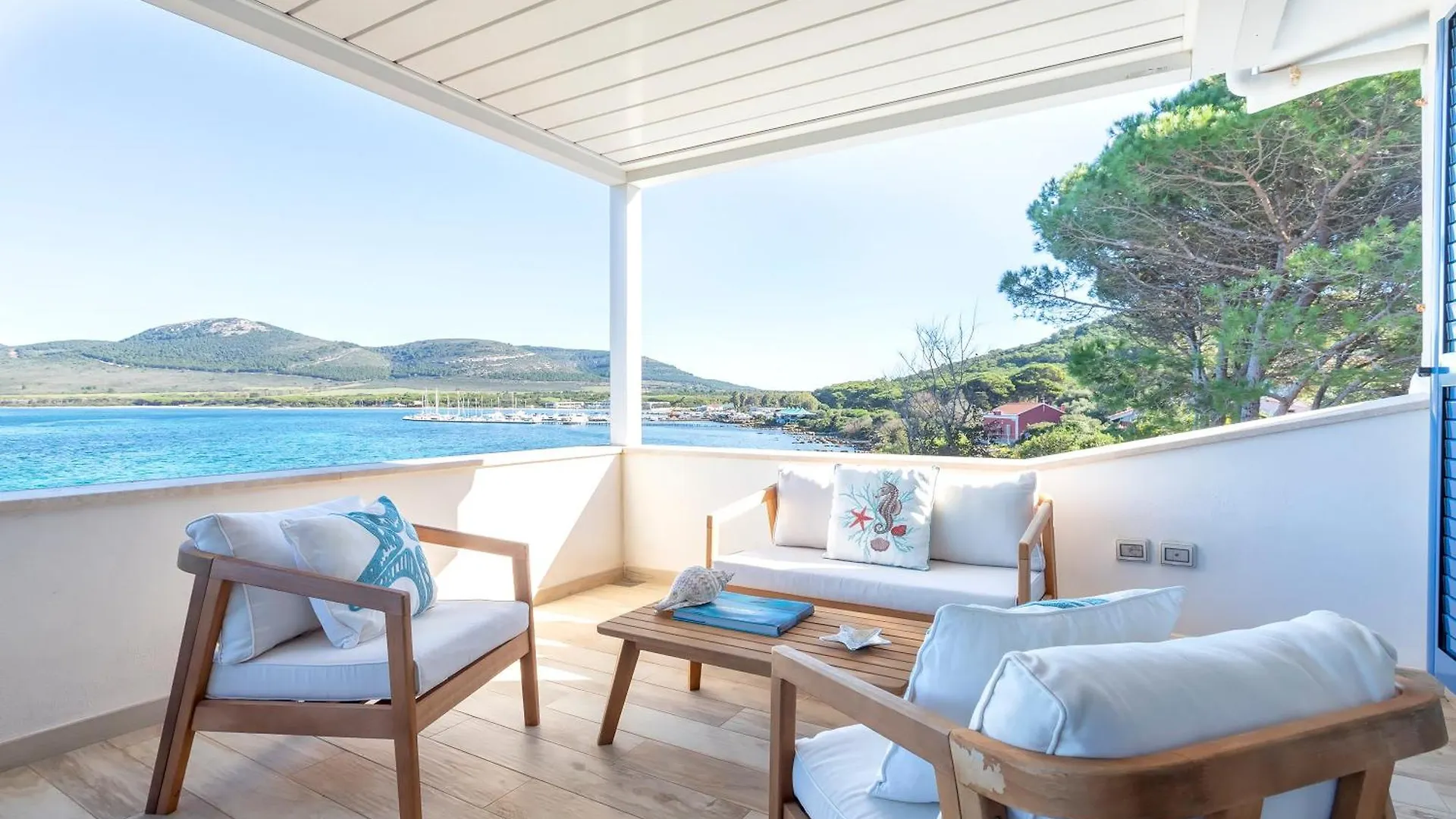 Sardinia Re - Porto Conte Bay Terrace Apartment