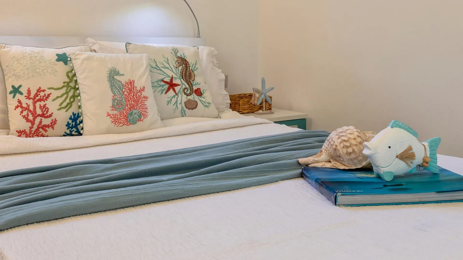 Sardinia Re - Porto Conte Bay Terrace Apartment Italy
