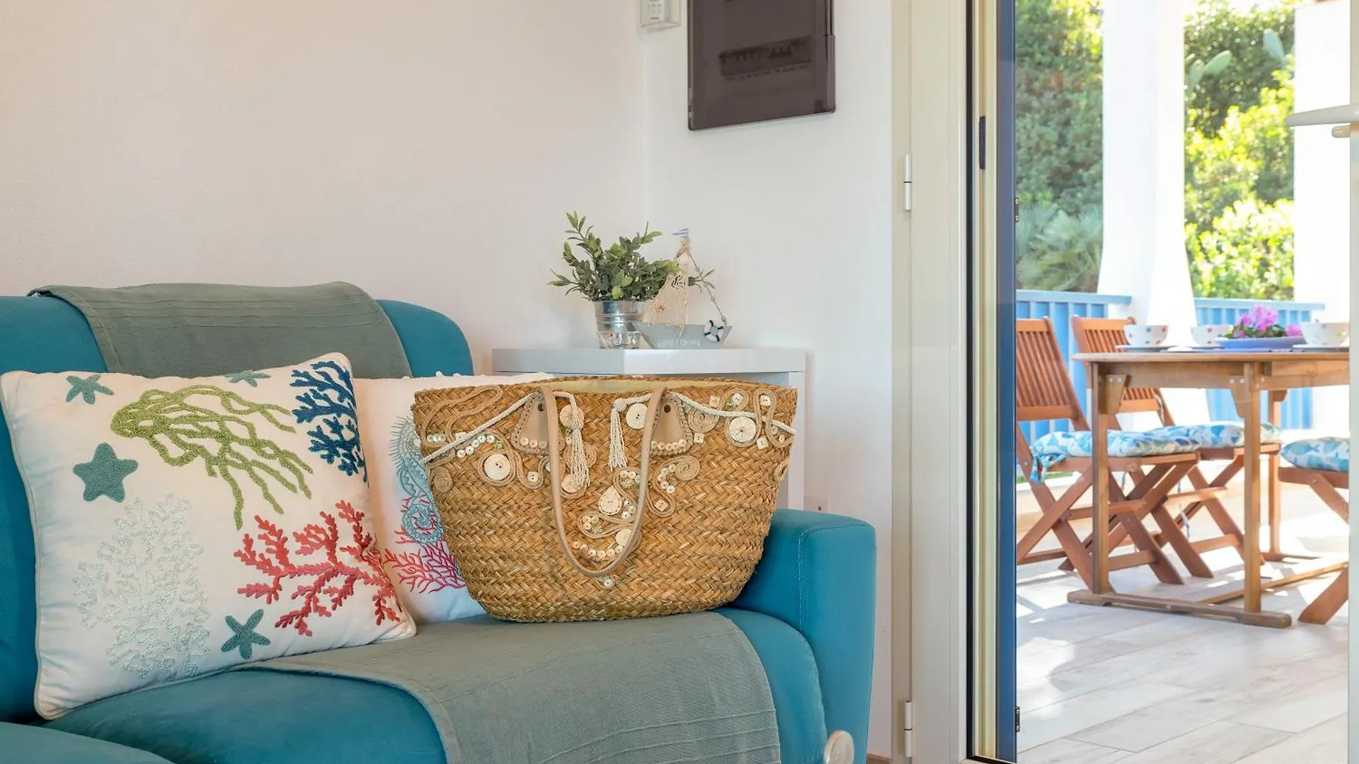 Sardinia Re - Porto Conte Bay Terrace Apartment
